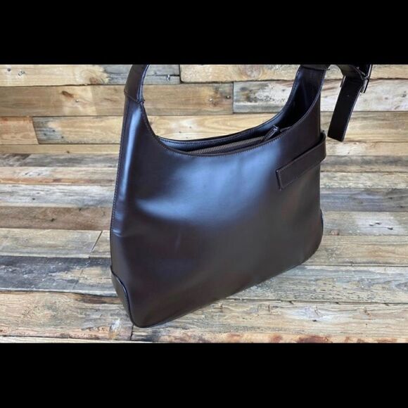 Ferragamo Gancini Leather Shoulder Bag - Picture 4 of 10